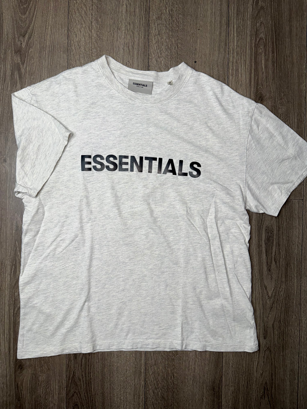 PLAYERA ESSENTIALS