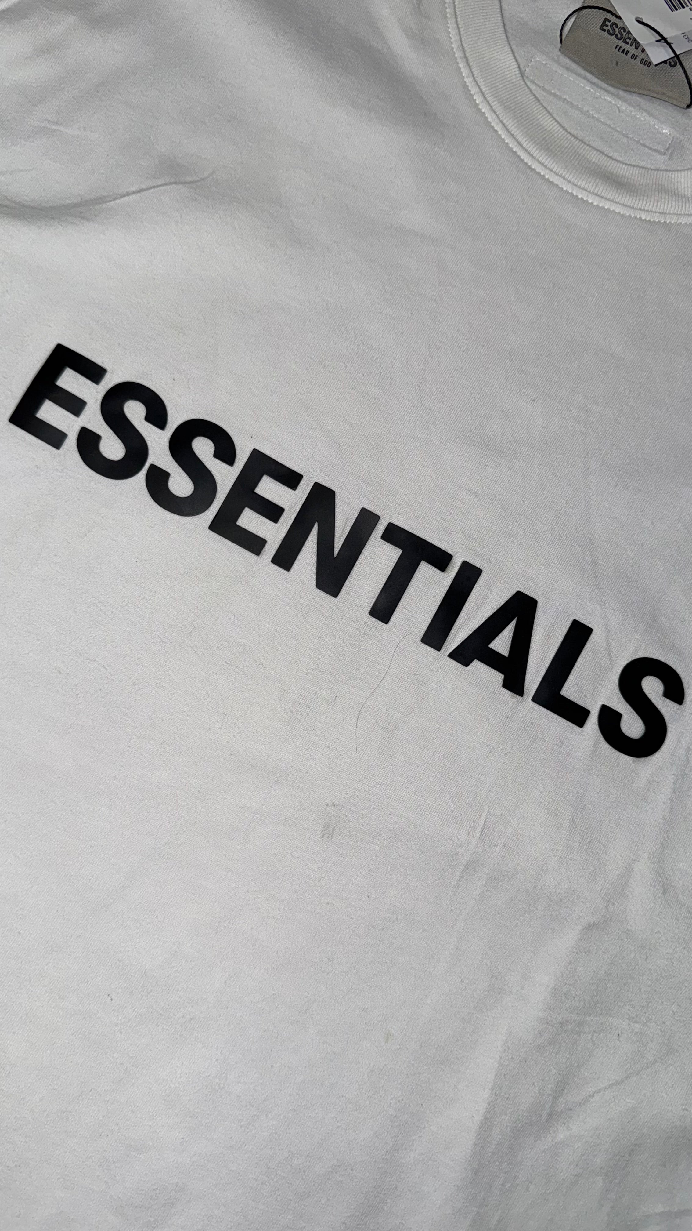 PLAYERA ESSENTIALS