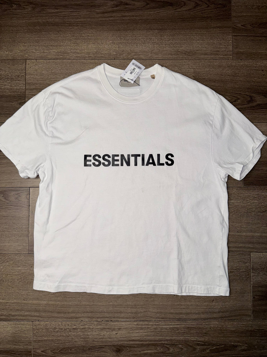 PLAYERA ESSENTIALS