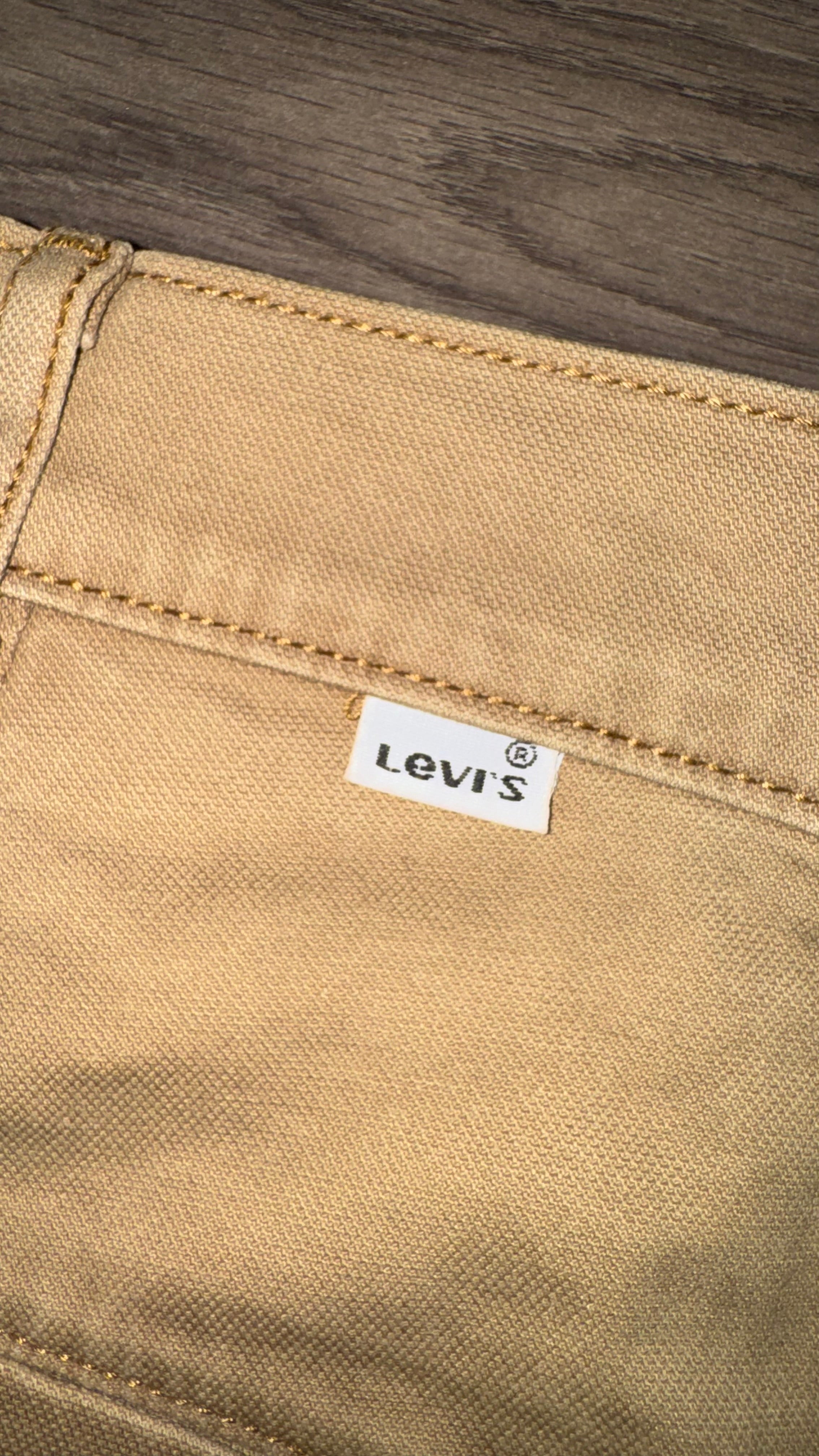BERMUDA LEVIS