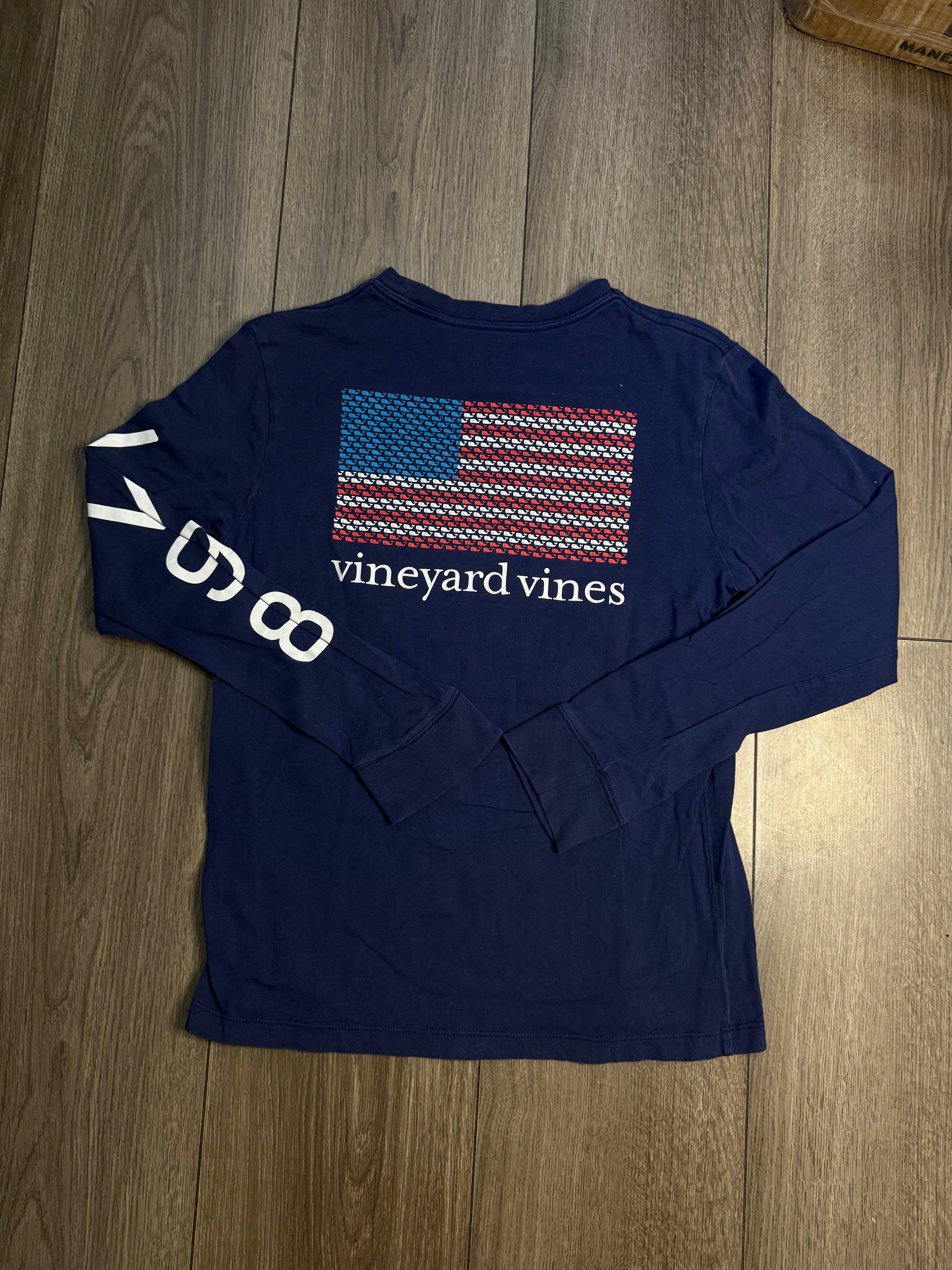 12-14 PLAYERA VINEYARD