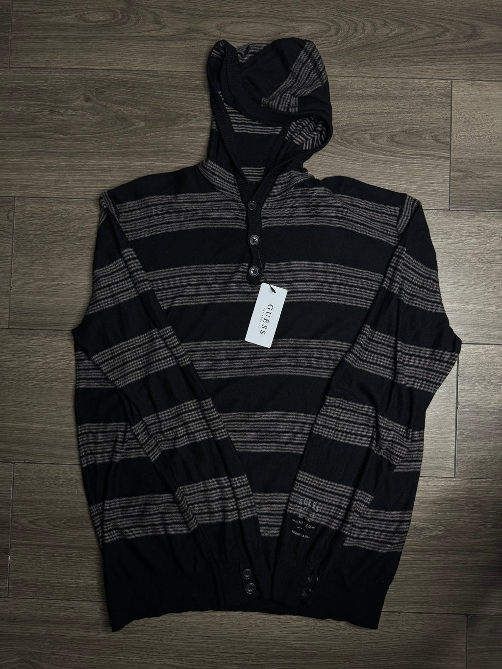 SUÉTER GUESS