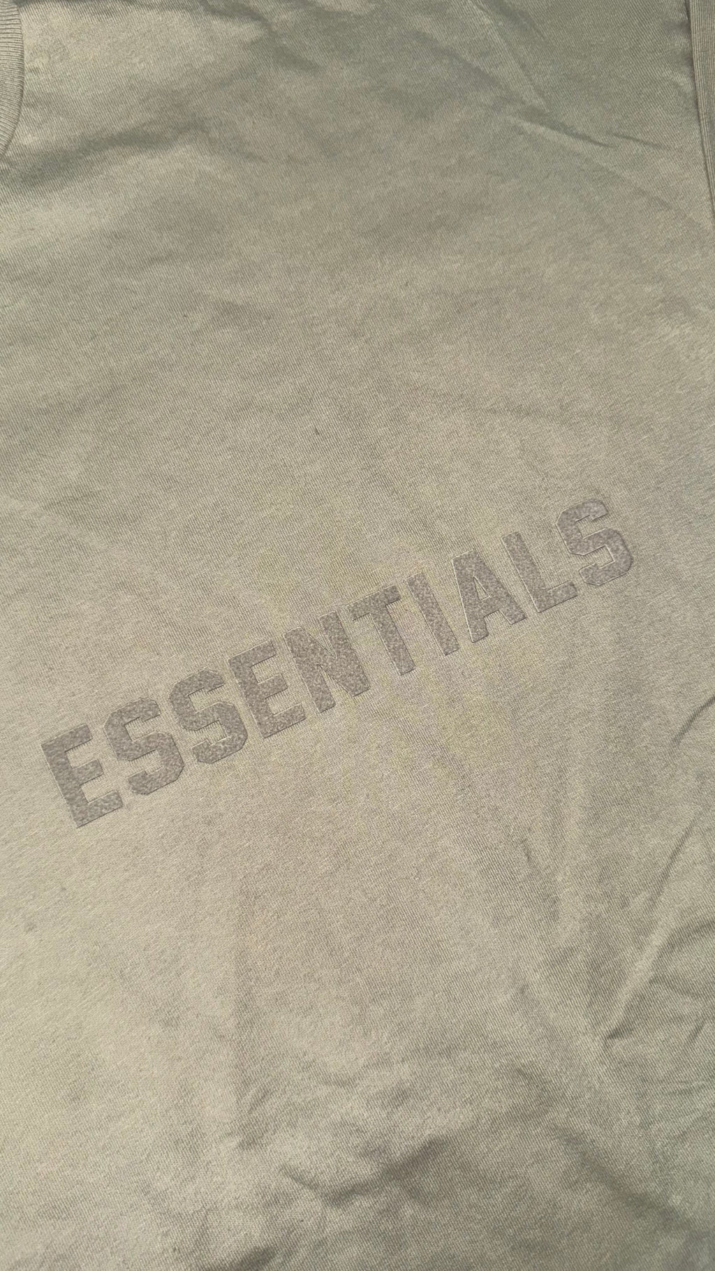SUÉTER ESSENTIALS