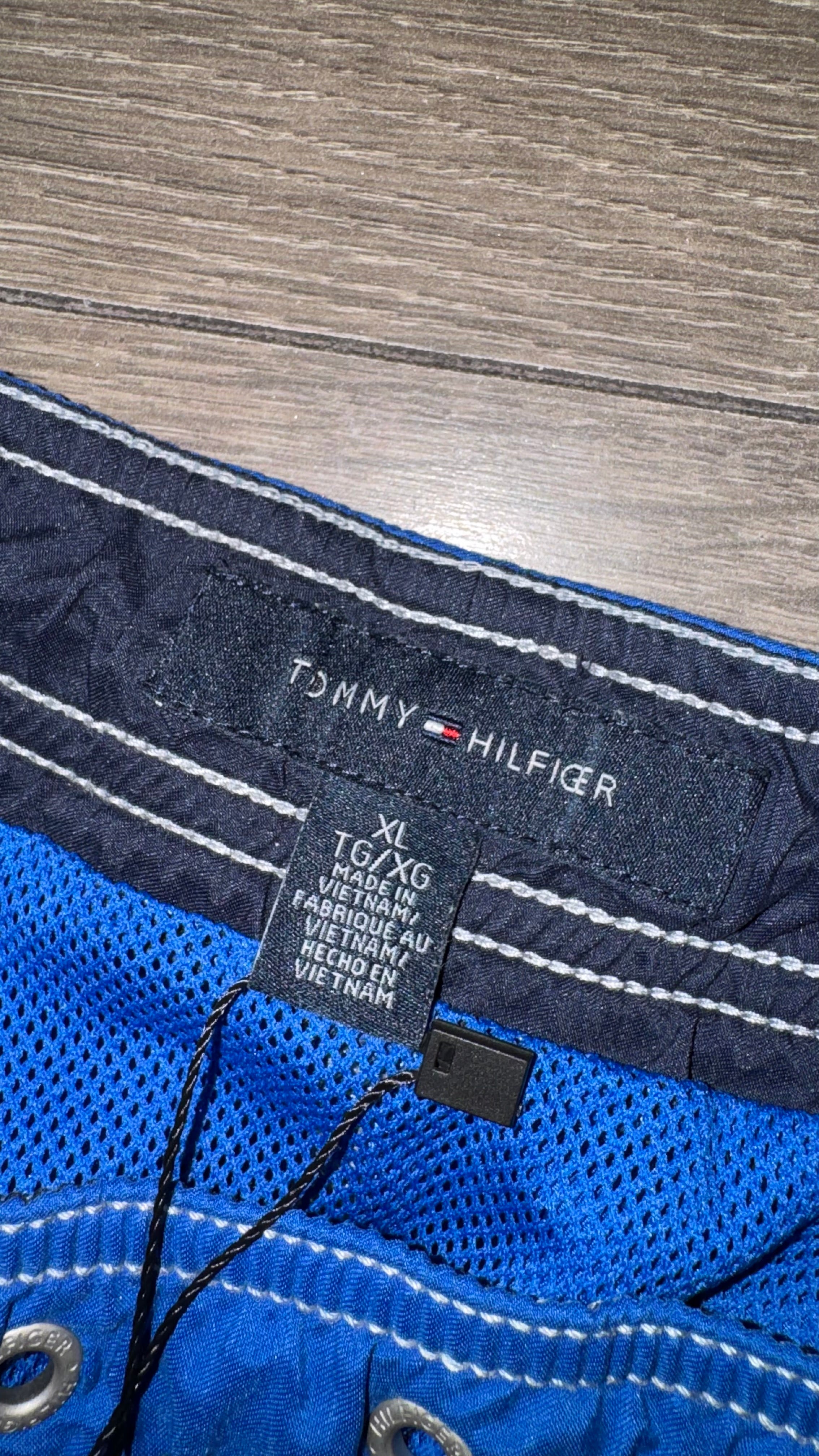 BAÑAR TOMMY HILFIGER