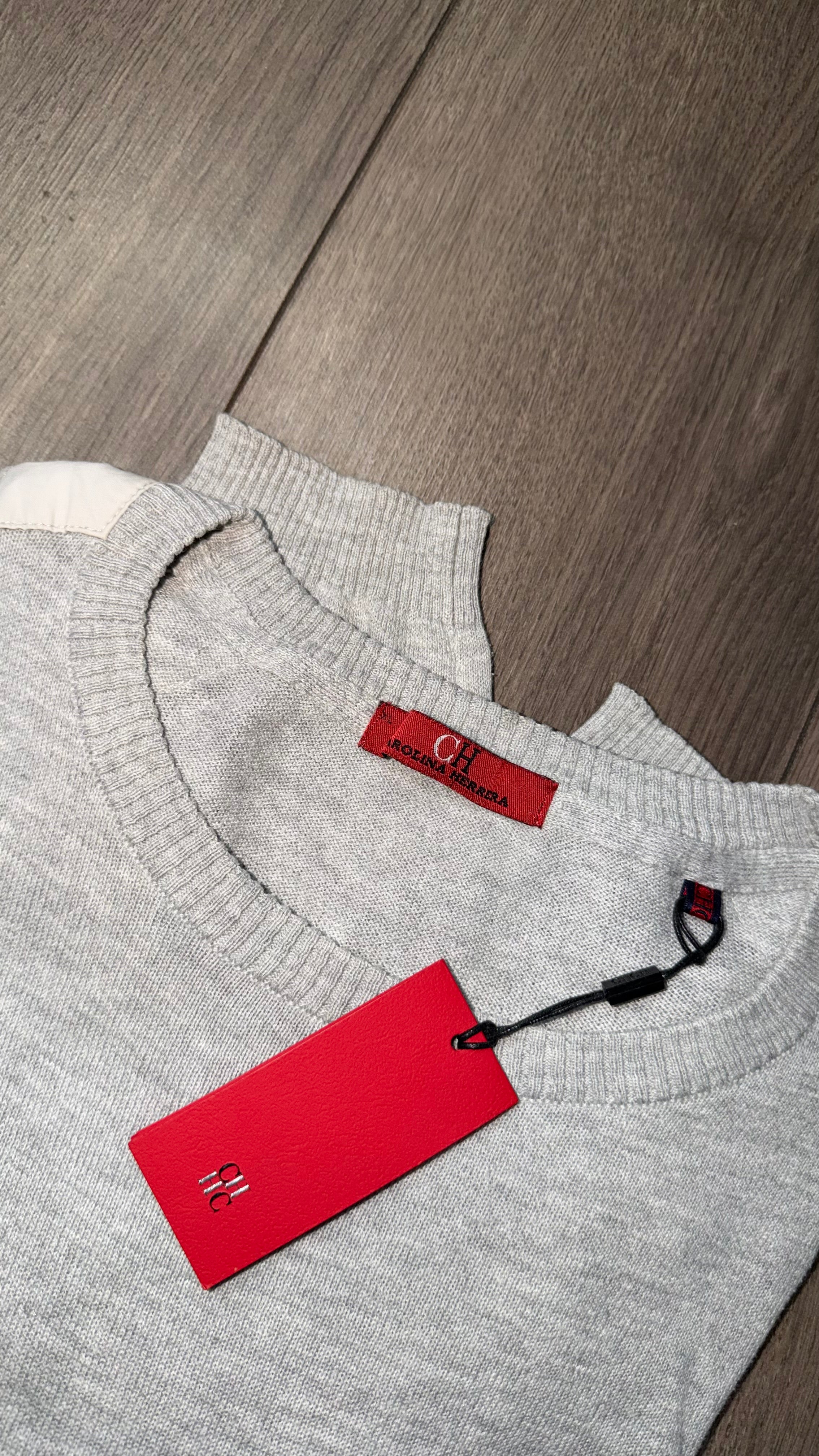 SUÉTER CAROLINA HERRERA