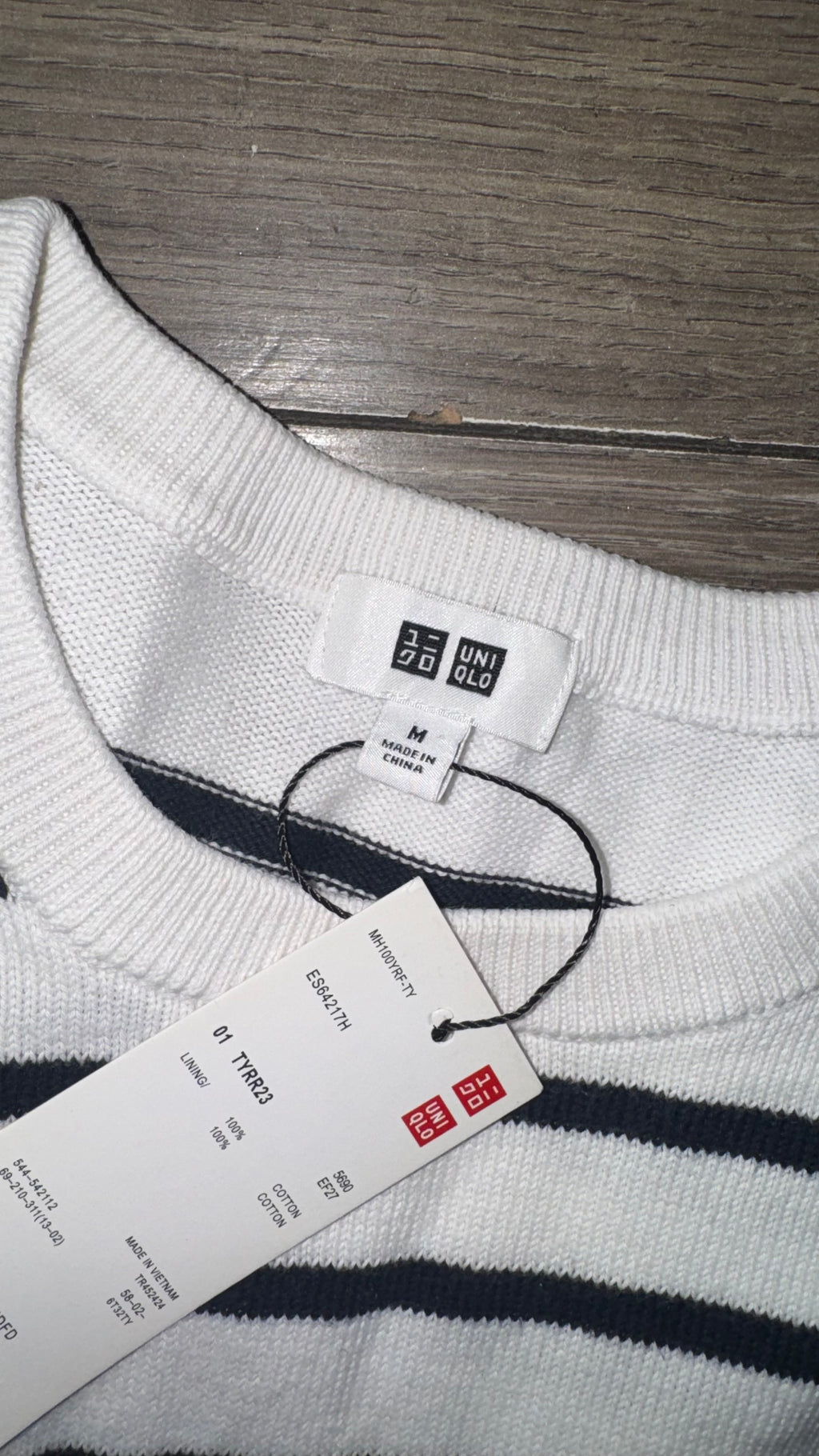 SUETER UNIQLO