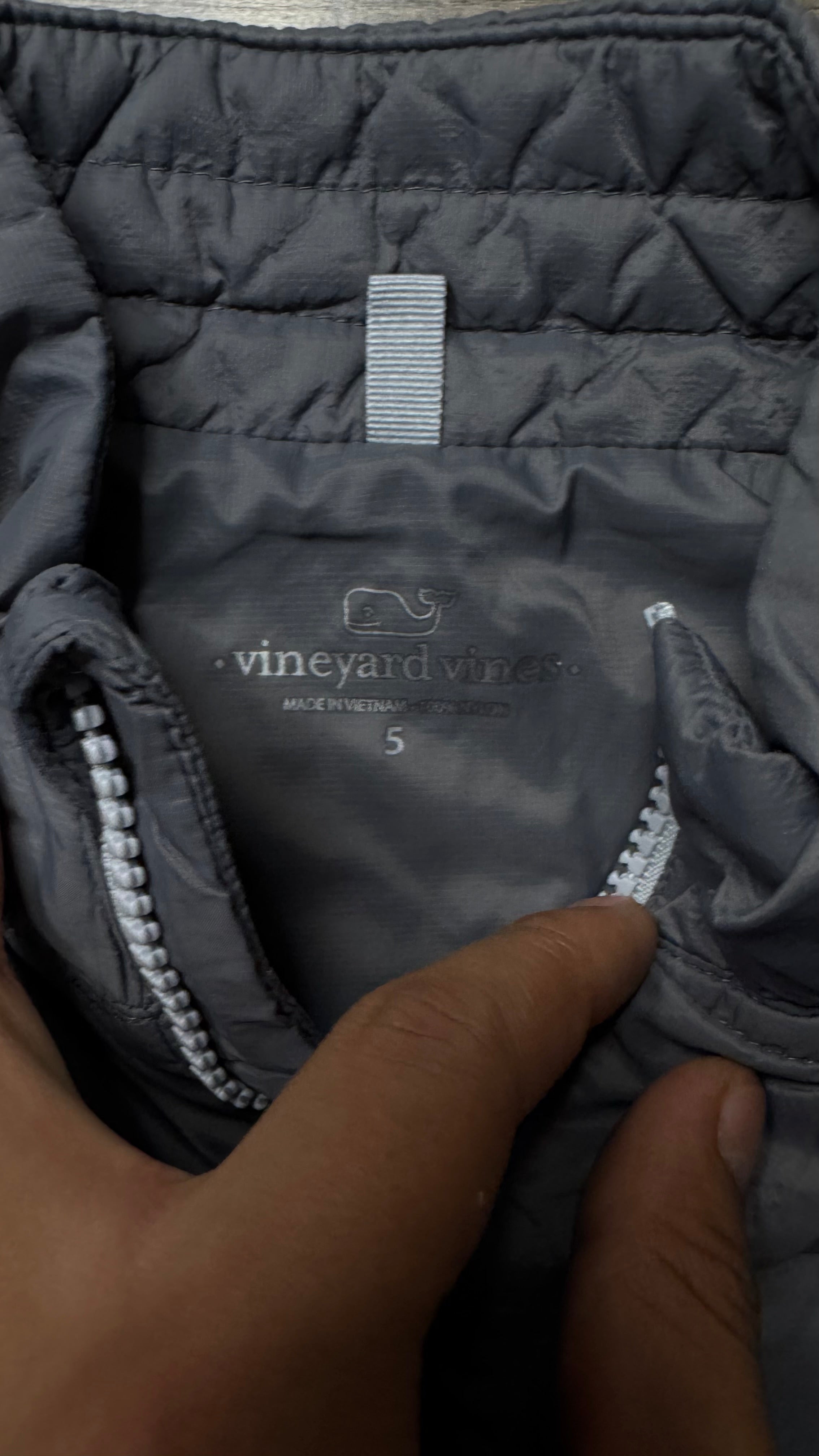 CHALECO NIÑO VINEYARD VINES