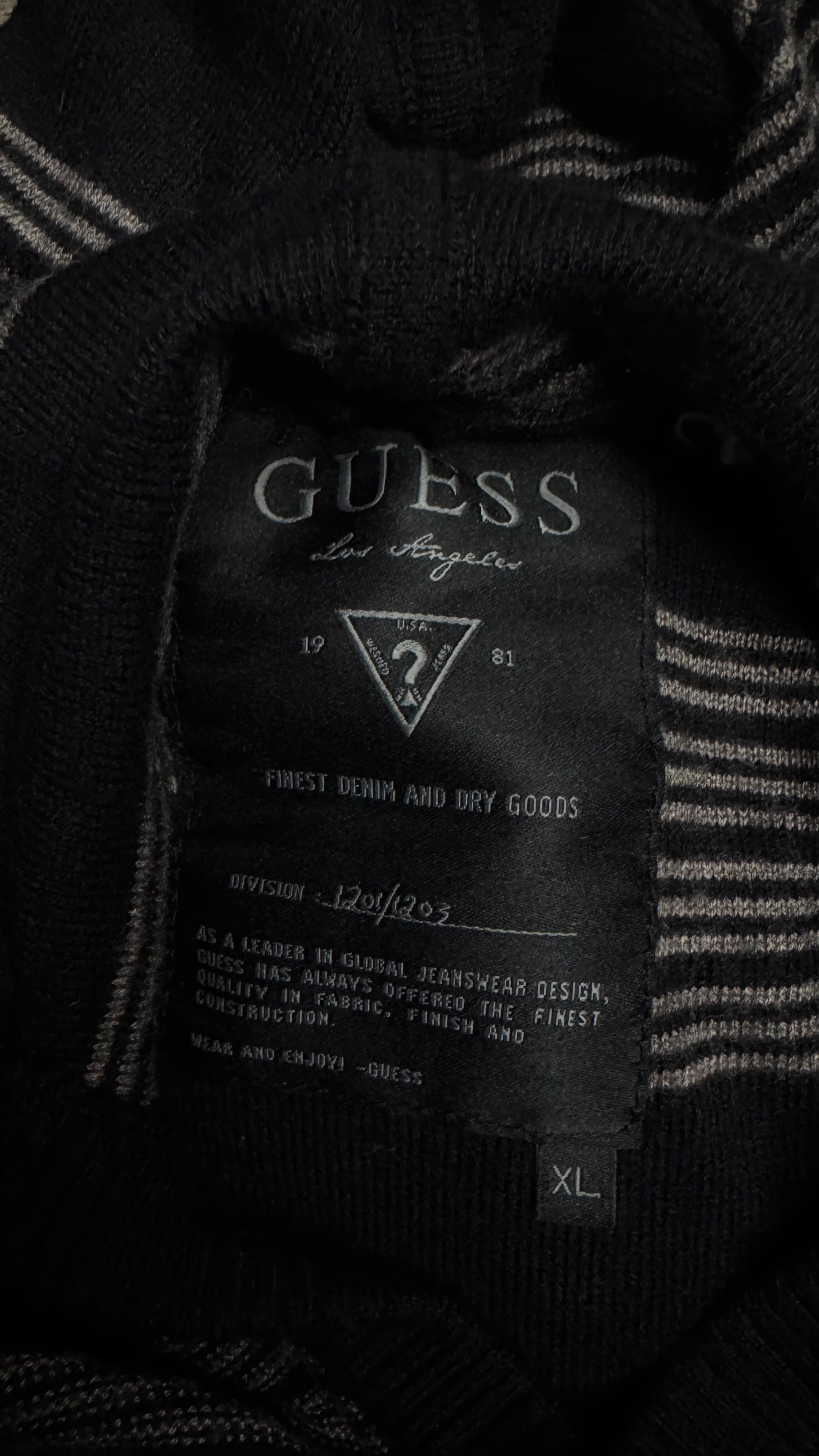 SUÉTER GUESS