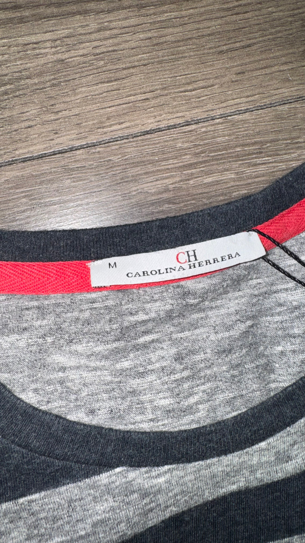 PLAYERA CAROLINA HERRERA