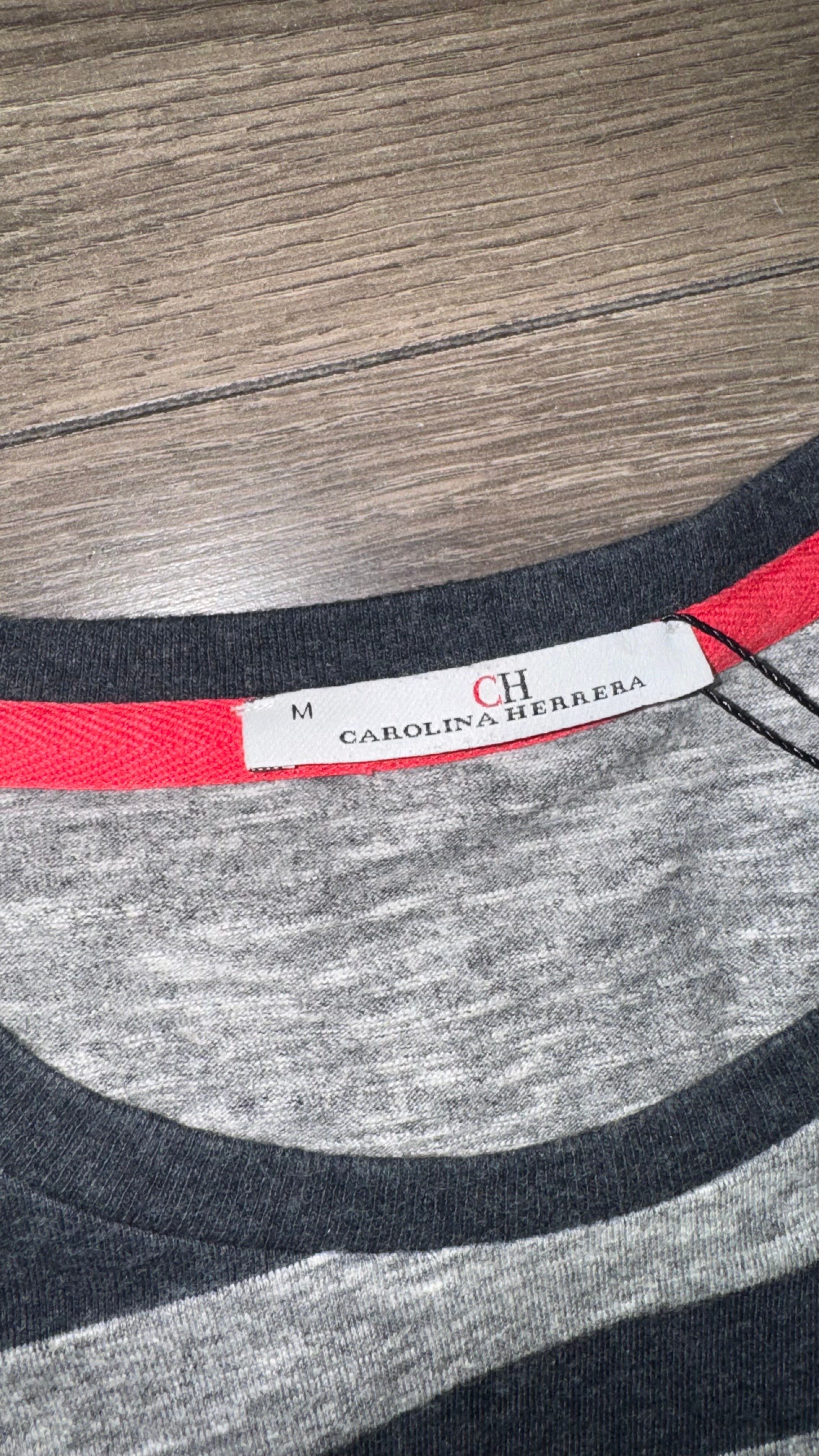 PLAYERA CAROLINA HERRERA