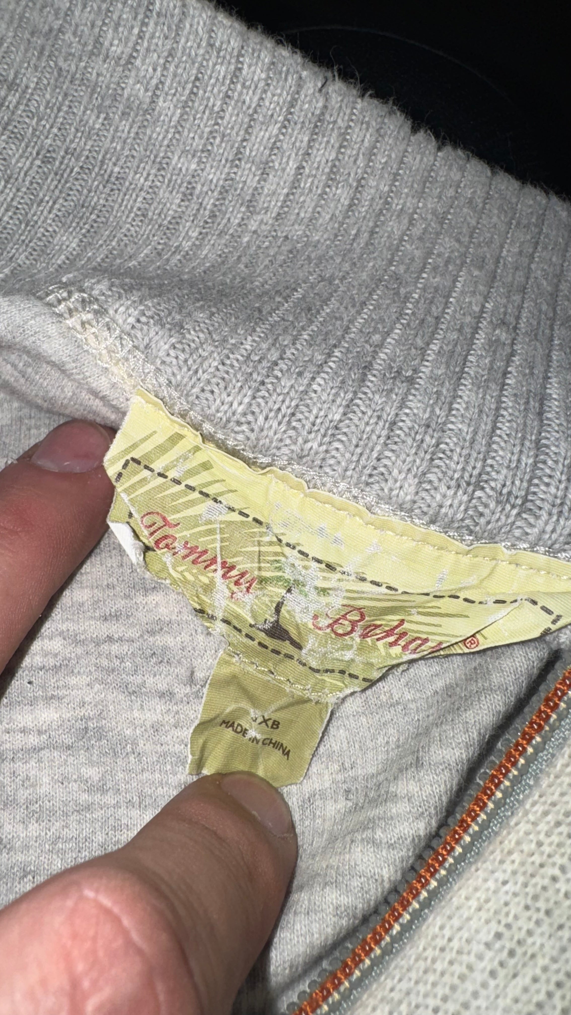 SUÉTER TOMMY BAHAMA